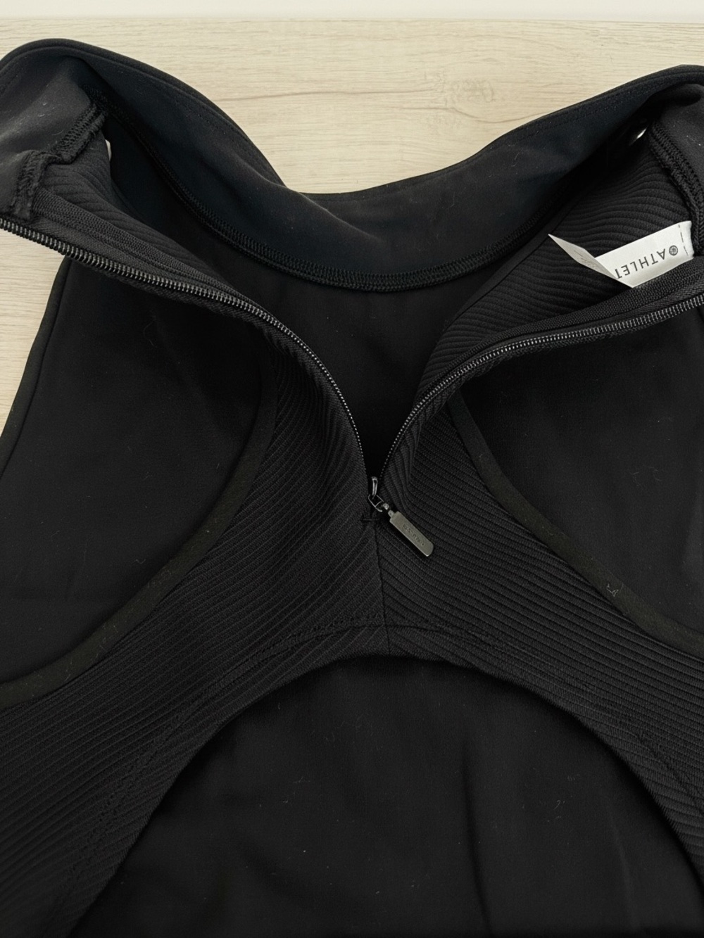 Athleta High Neck Crop Tank Black Size Small NWOT - Picture 6 of 8